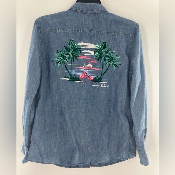 TOMMY BAHAMA 25 YEAR PARADISE EMBROIDERED HIBISCUS BUTTON UP CHAMBRAY SHIRT M - Picture 1 of 9